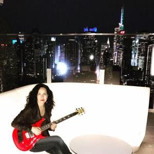 Meet your Posher, Eliane